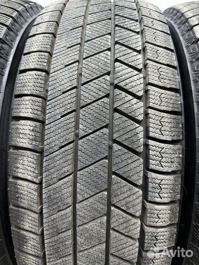 Bridgestone Blizzak VRX3 215/60 R16 95Q