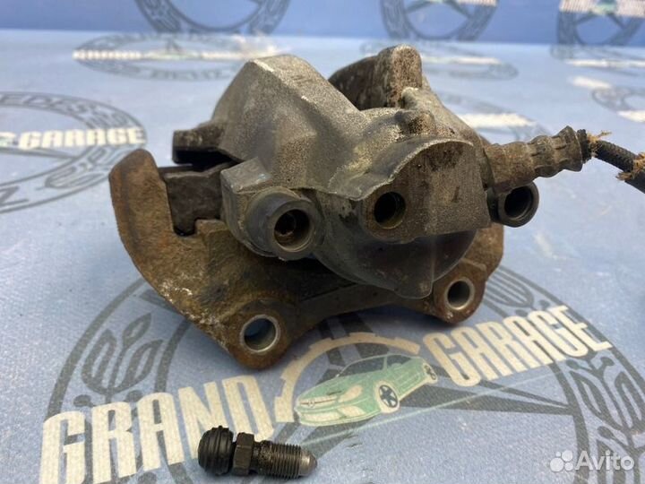 Суппорт задний левый Mercedes-Benz E-Class W211