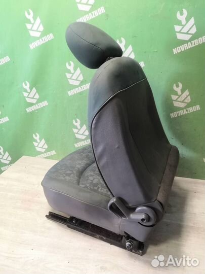 Сиденья комплект Пежо 206