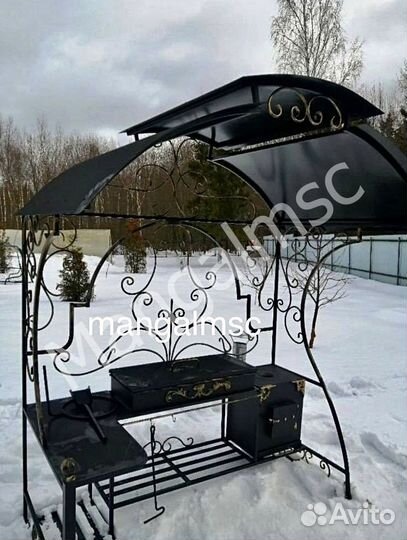 Мангал с крышей