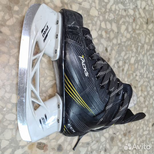 Коньки хоккейные CCM детские р.220