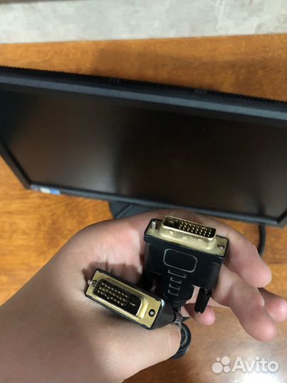 Моритор 19 + кабель dvi