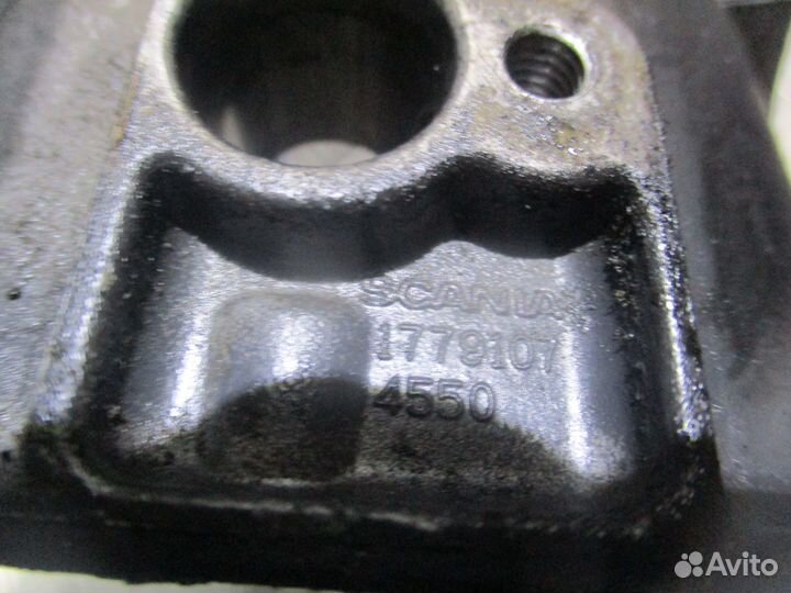 Проставка клапанной крышки Scania 1779107