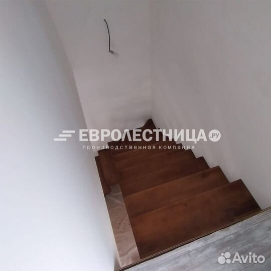 Лестница металлическая / лестница / крыльцо