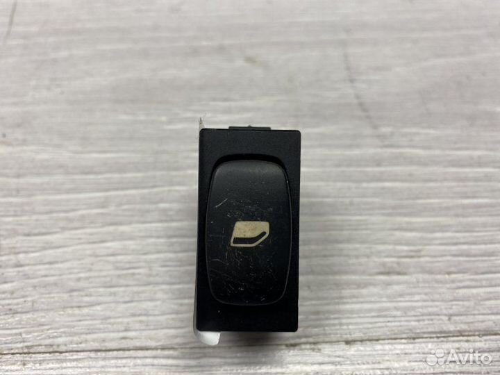 Блок управления стеклоподъемником передний правый