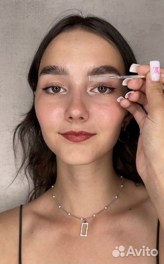 Мастер бровист