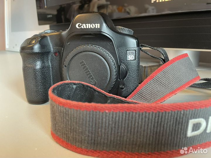 Зеркальный фотоаппарат Canon 5D (не Mark)