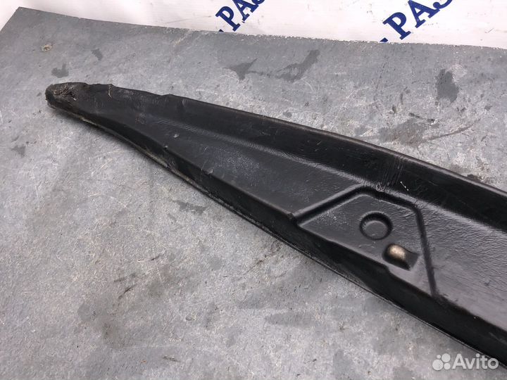 Левый уплотнитель крыла ravon r4