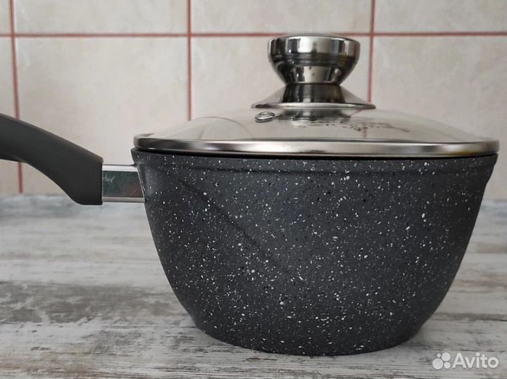 Ковш с ручкой антипригарным покрытием