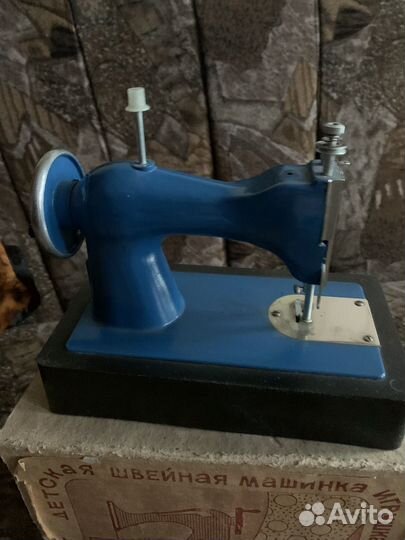 Детская швейная машинка