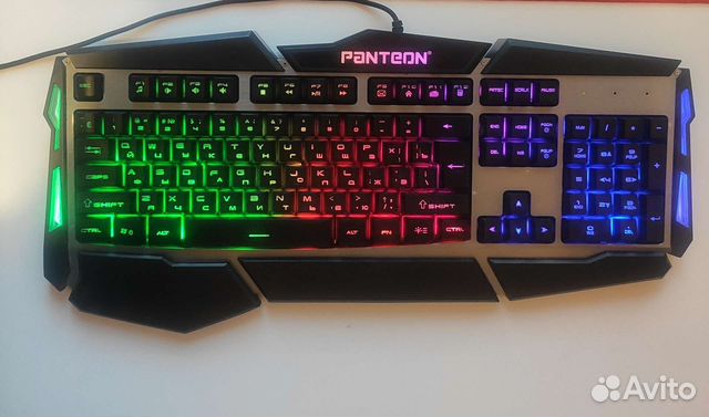 Игровая клавиатура с подсветкой