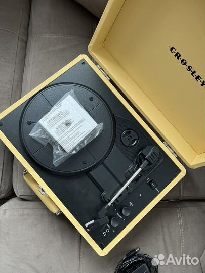 Виниловый проигрыватель crosley