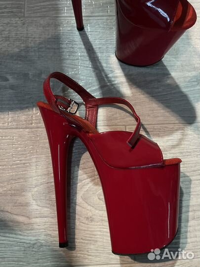 Стрипы pleaser тройки