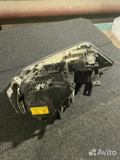 Фара ксенон Оригинал Дорестайлинг на Audi Q3