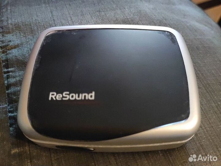 Два заушных цифровых слуховых аппарата Resound