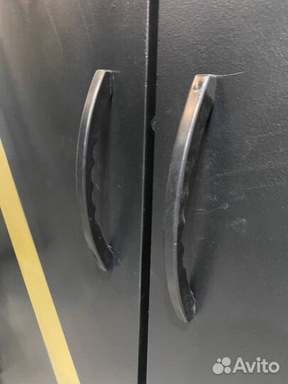 Холодильный шкаф