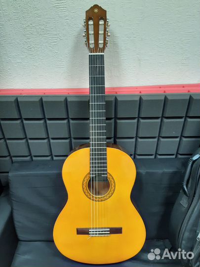 Классическая гитара yamaha c40