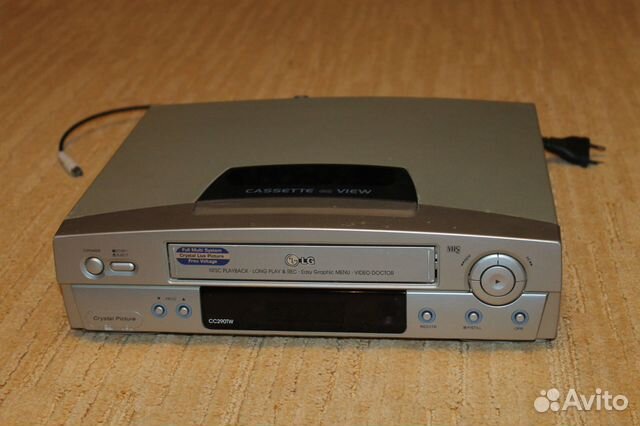 Видеомагнитофон LG