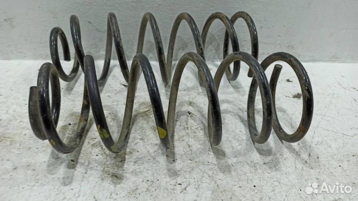Пружина задняя