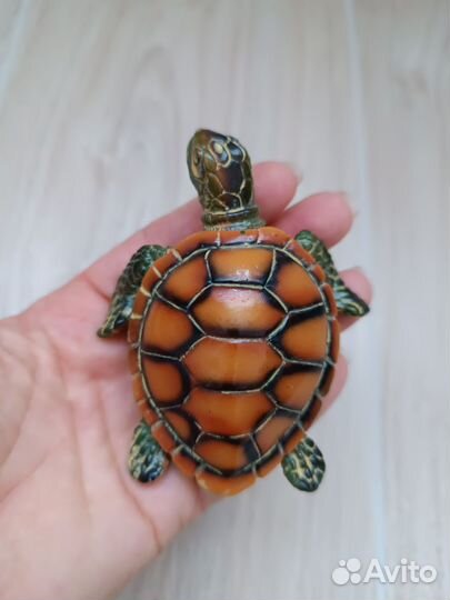 Фигурка водной черепахи