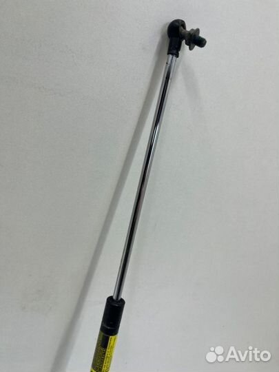 Амортизатор капота передний правый Toyota Land