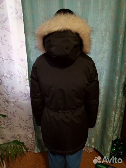 Продаётся зимняя куртка. Очень удобная