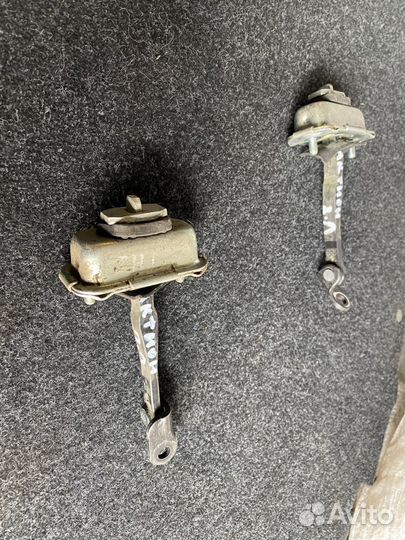 Ограничитель двери SsangYong Actyon new