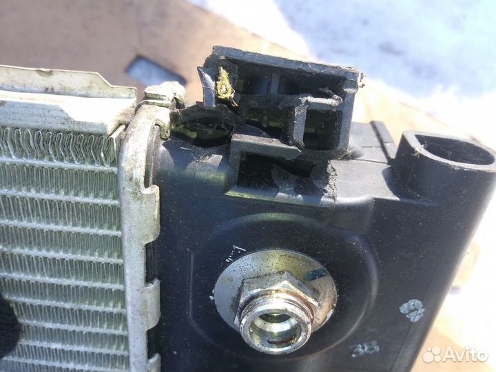Радиатор двигателя АКПП Opel Astra J