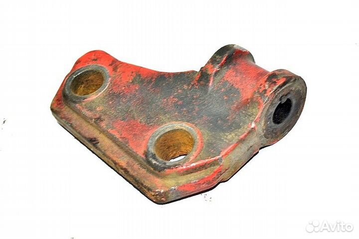 Кронштейн амортизатора вспомогательного моста, ниж