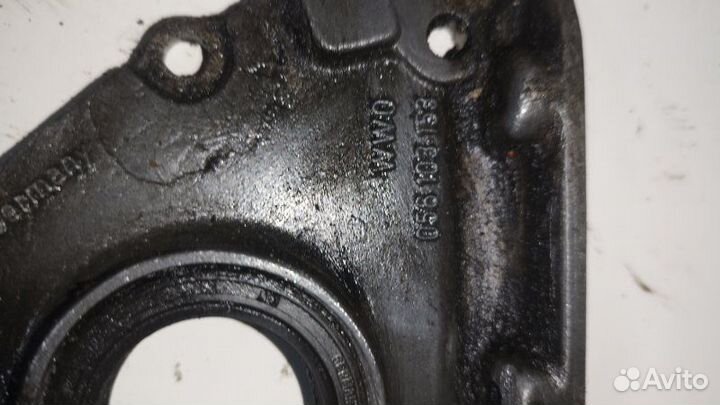 Крышка коленвала Volkswagen Passat BSD 1989