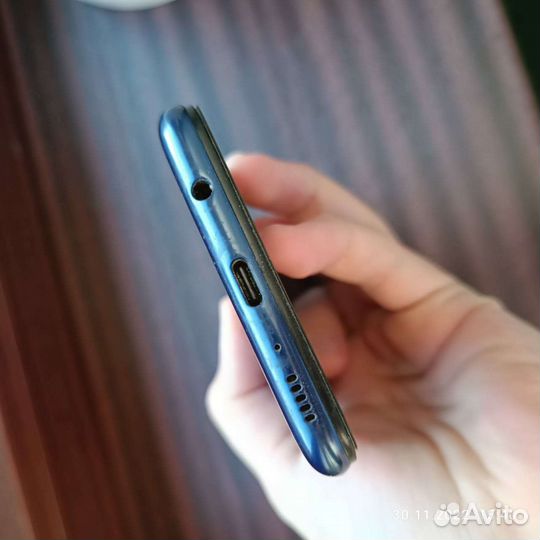 Samsung Galaxy M20, 3/32 ГБ