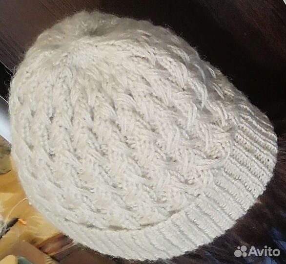 Шапка женская, ручная работа