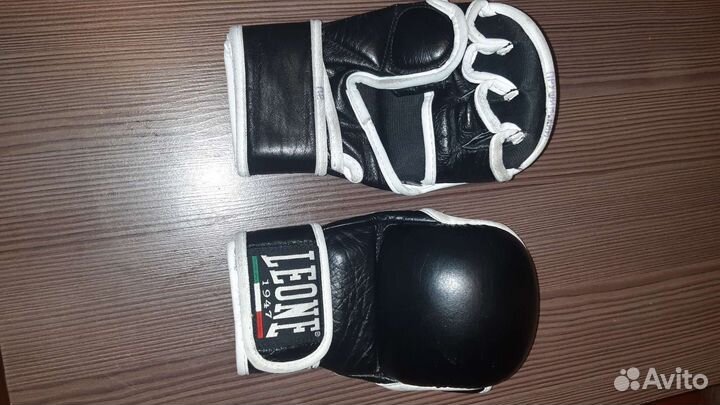 Боксерские перчатки