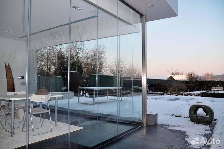 Безрамное остекление частного дома и дачи