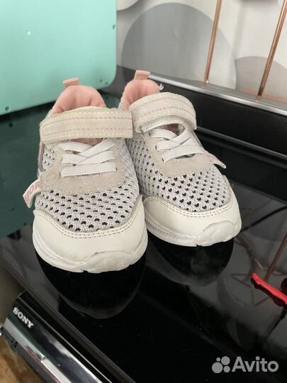 Кроссовки для девочки