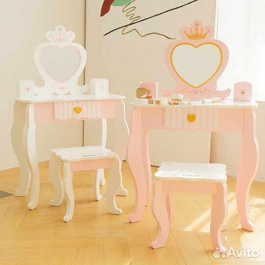 Детский туалетный столик с зеркалом, трюмо