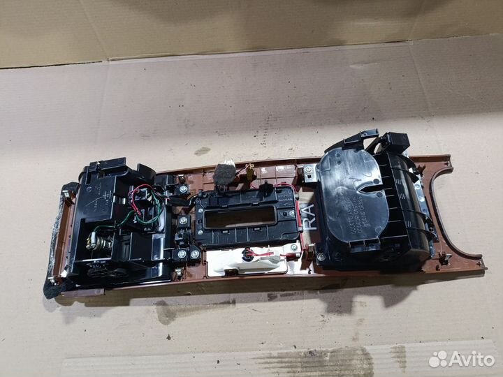 Консоль кпп Nissan Teana J32