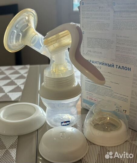 Молокоотсос ручной chicco natural feeling