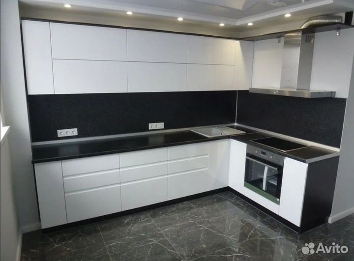 Кухонный гарнитур без ручек. Рассрочка без банка