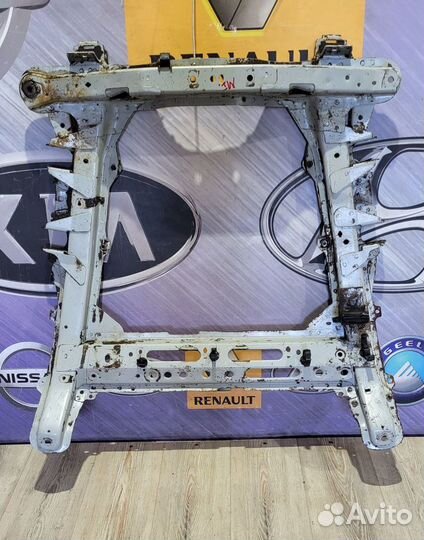 Подрамник Балка подмоторная Renault megane 1