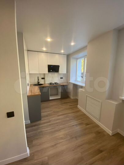 Доля в 3-к. квартире, 61,1 м², 1/5 эт.