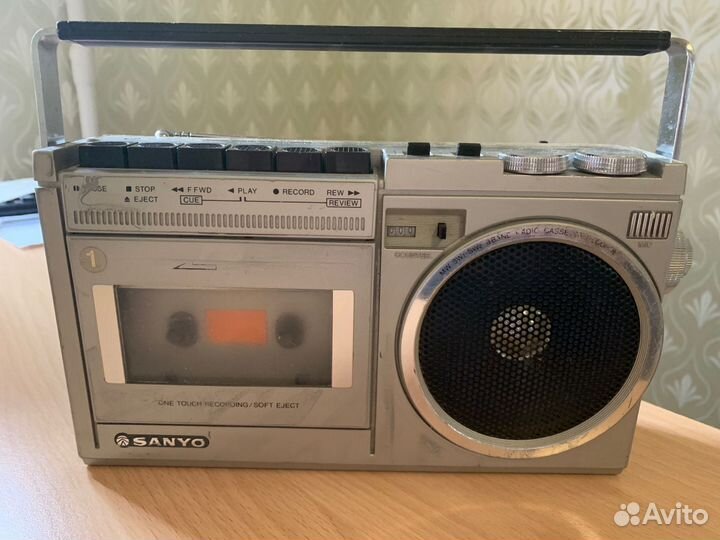 Кассетная магнитола Sanyo