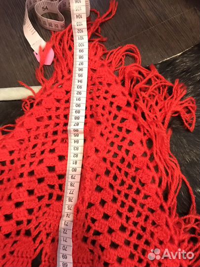 Красная шаль, вязаная крючком. Ручная работа