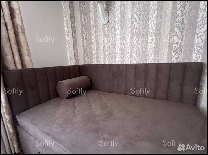 Детская кровать с мягкой спинкой