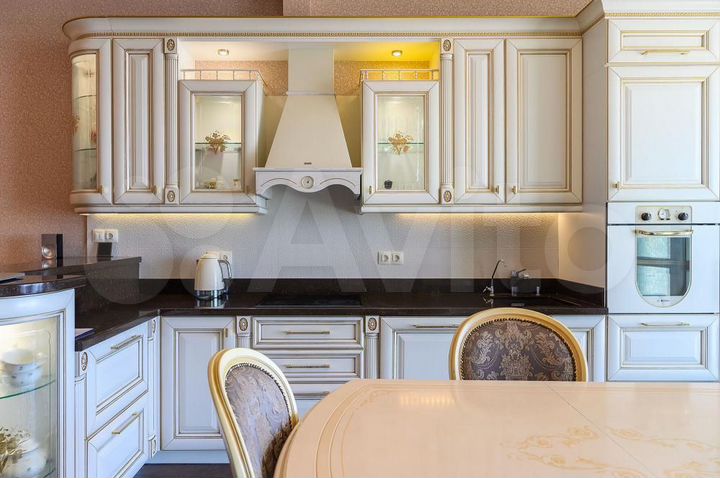 3-к. квартира, 132 м², 16/23 эт.