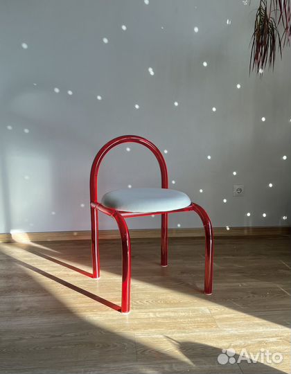 Прозрачный дизайнерский стул