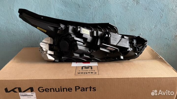 Фара левая KIA K5 92101-L2000