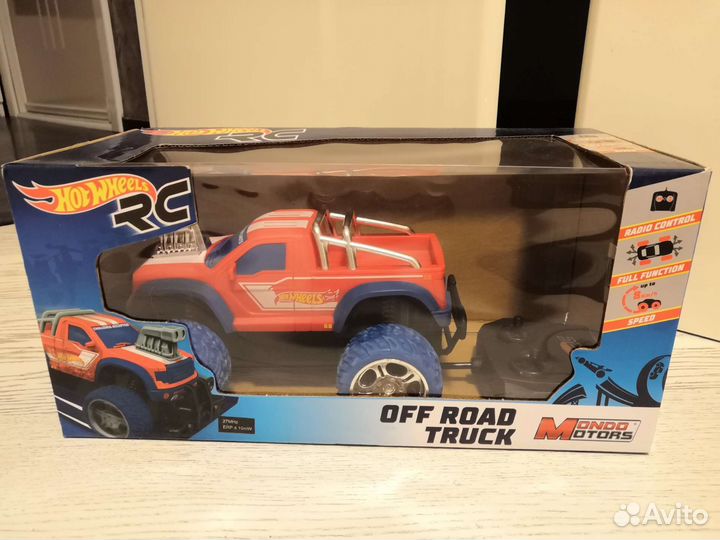 Радио управляемая машина Hot wheels OFF road treck