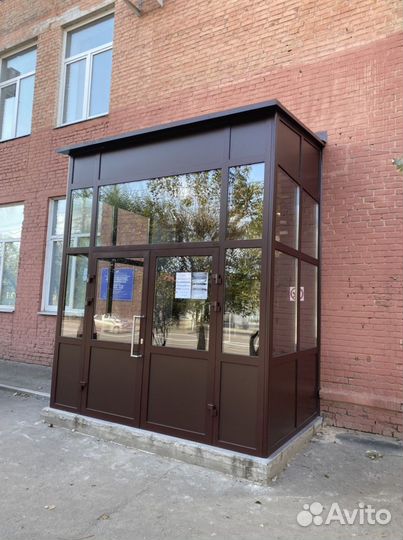 Тамбур из алюминиевого профиля от производителя