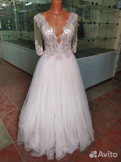 Вечернее платье